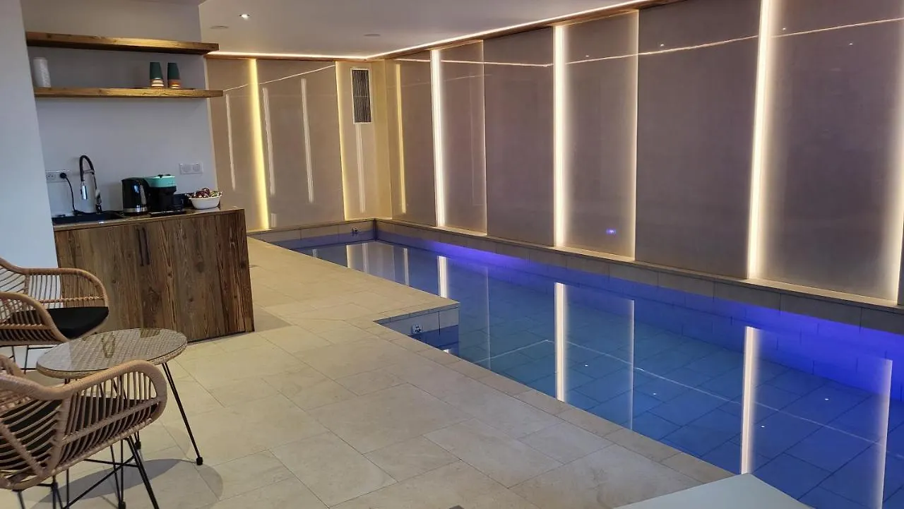 Chalet Les Cochettes Courchevel 0*,  France