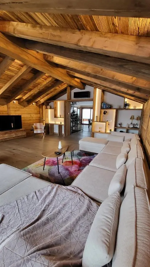 Chalet Les Cochettes Courchevel 0*,  France